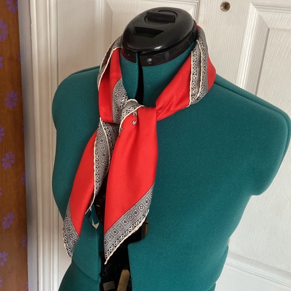 La Dear vintage Silk scarf - Picture 5 of 5